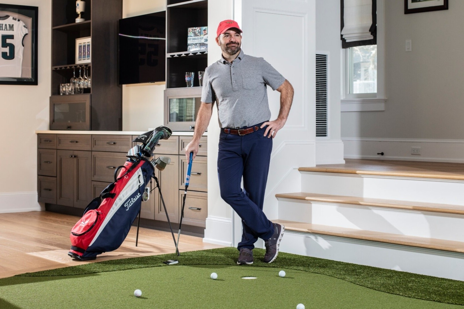 Golf tai nha bung no khi tien thue san ngay cang dat do hinh anh