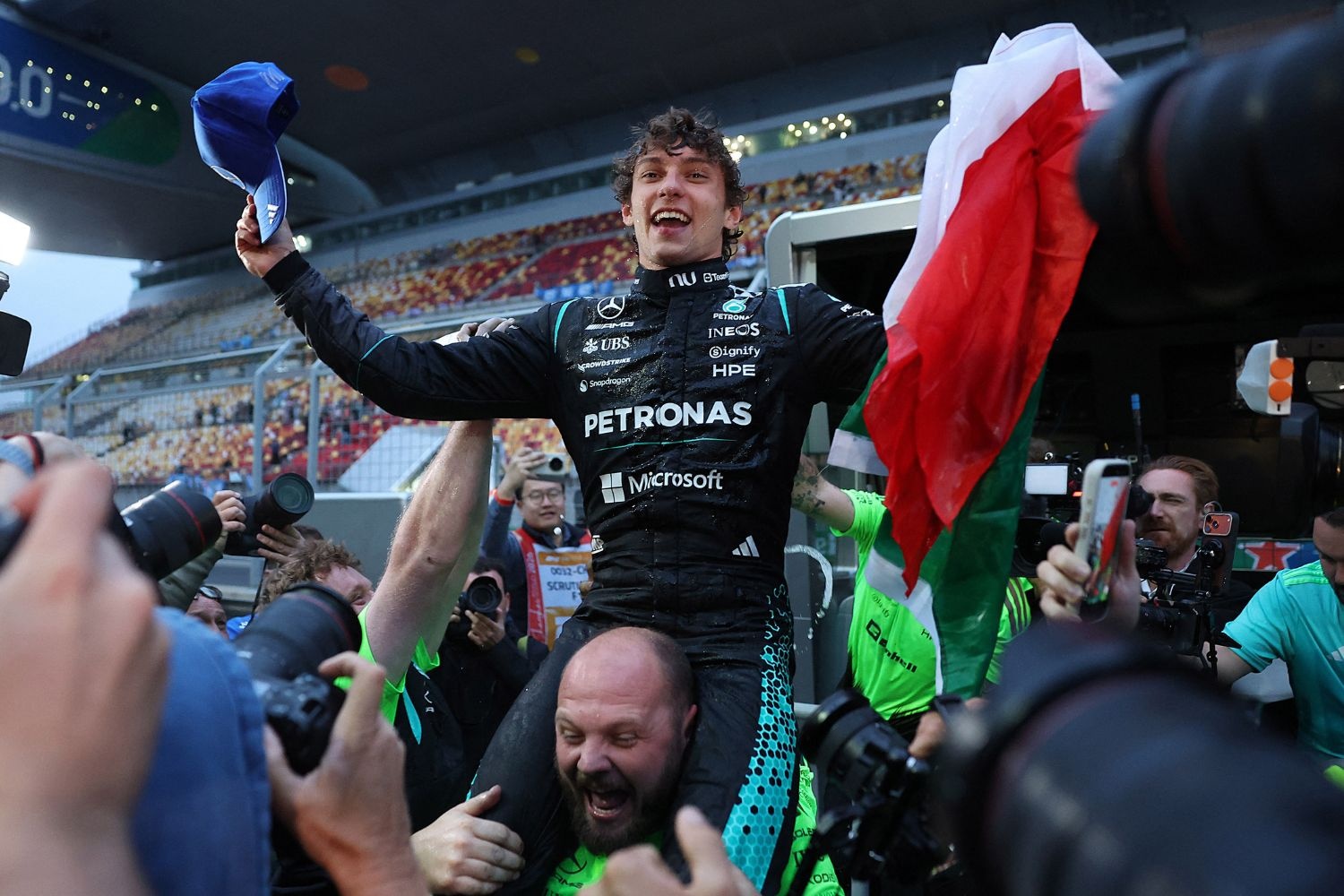 kimi antonelli,  nhay mat,  viral anh 10