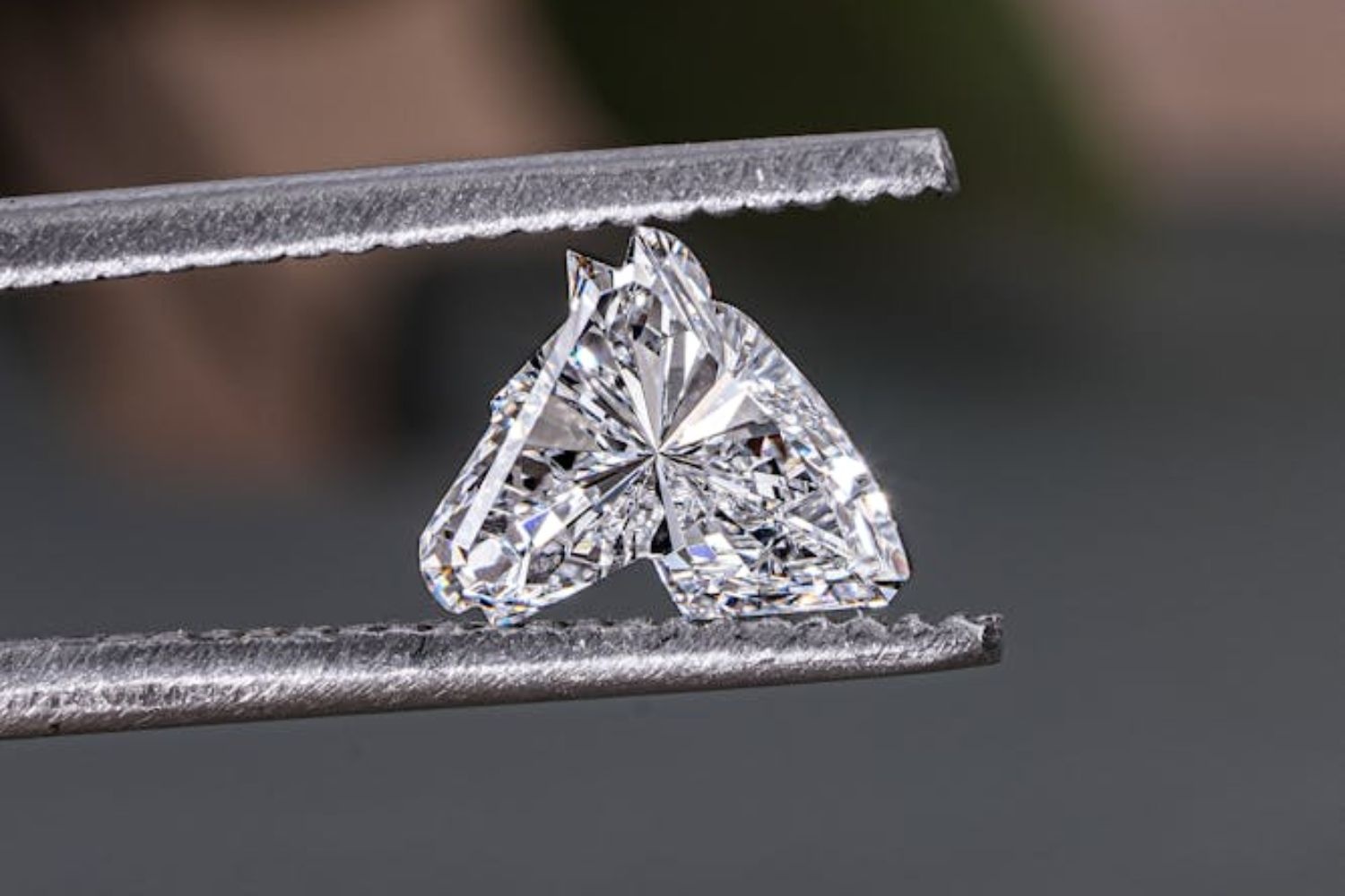 5 ly do kim cuong roi dang mua hinh anh