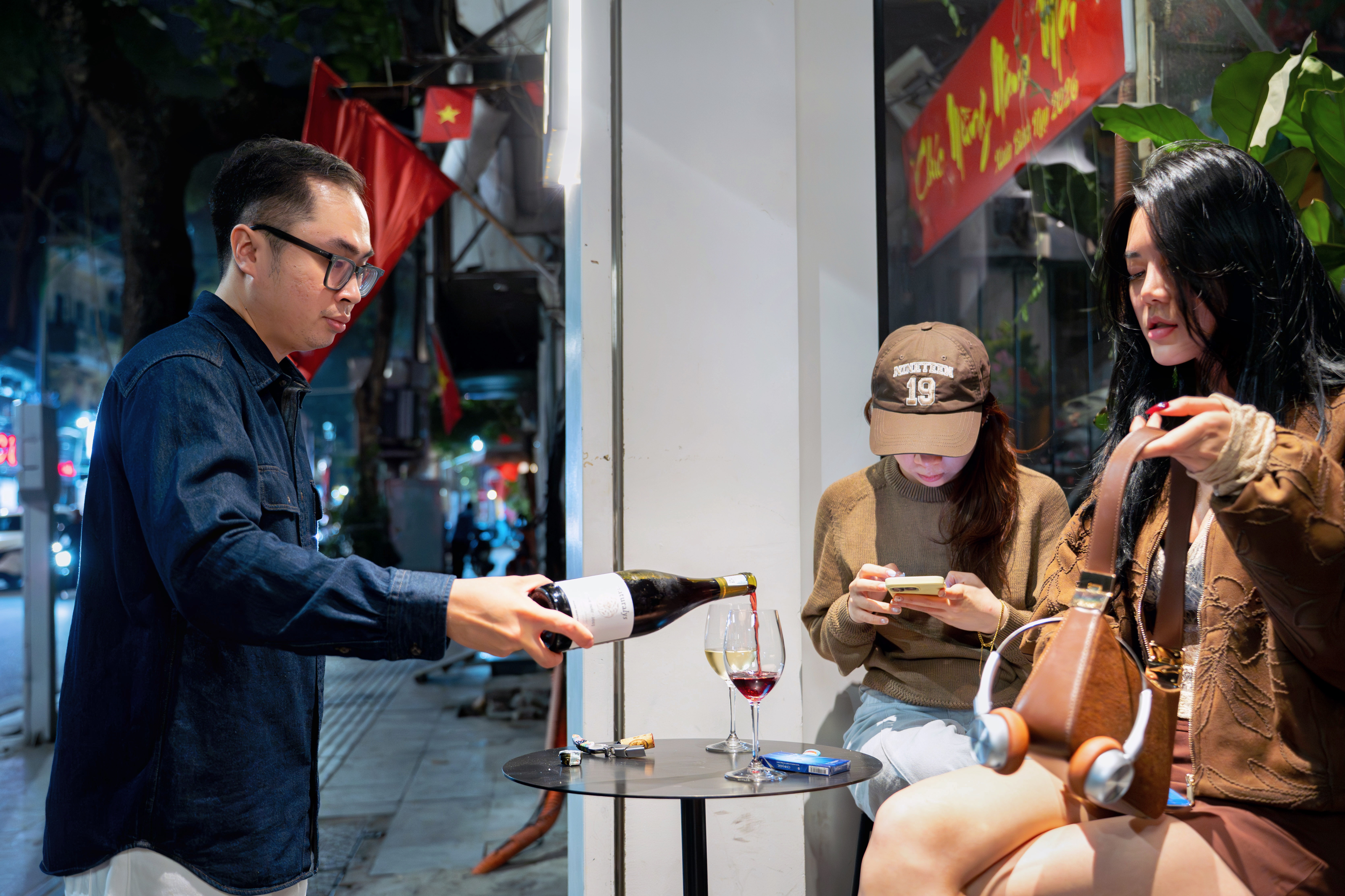 Bai toan kinh doanh cho mo hinh 'vang via' hinh anh