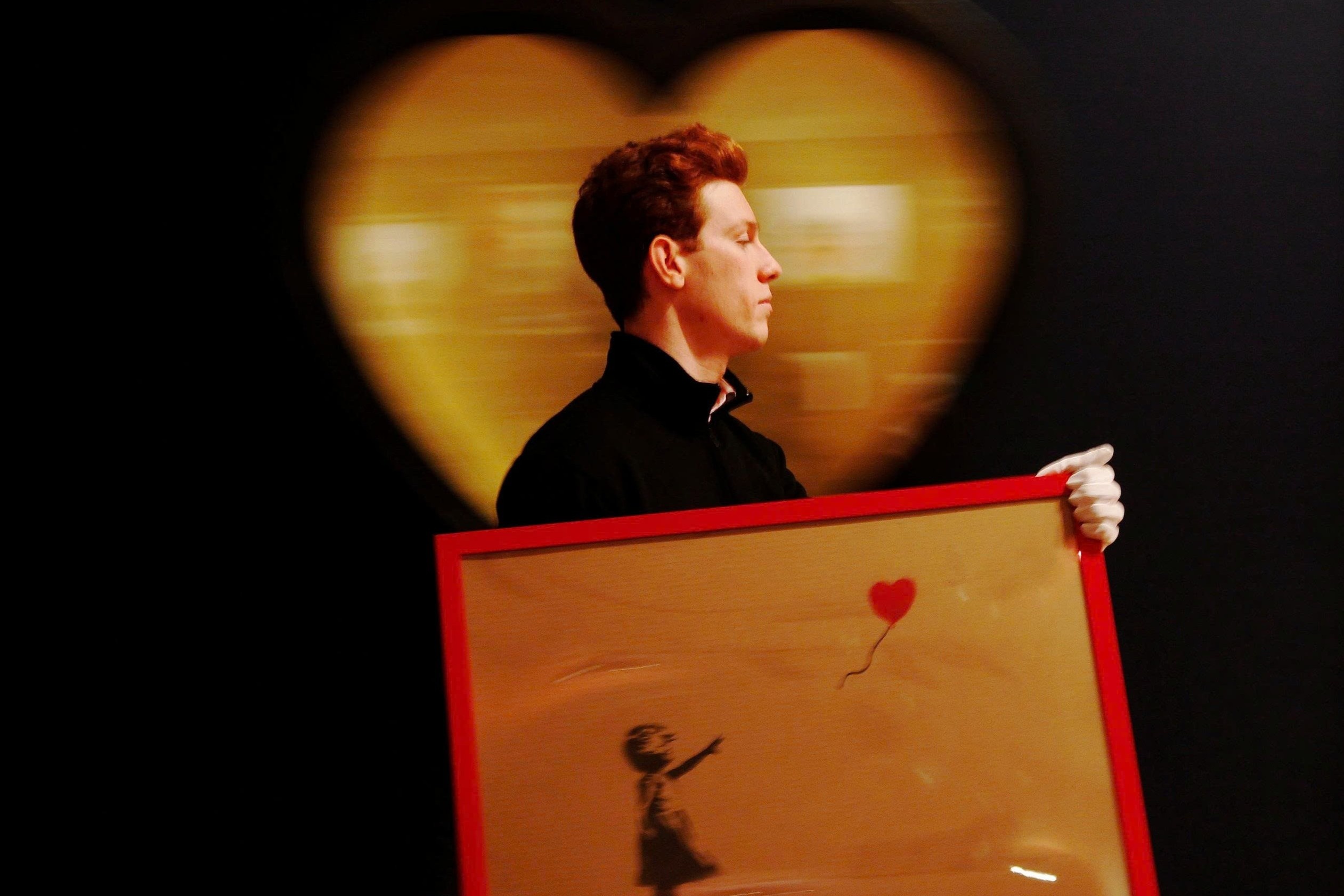 Chuyen gi se xay ra khi nghe si 'bi an nhat the gioi' bi lo danh tinh hinh anh