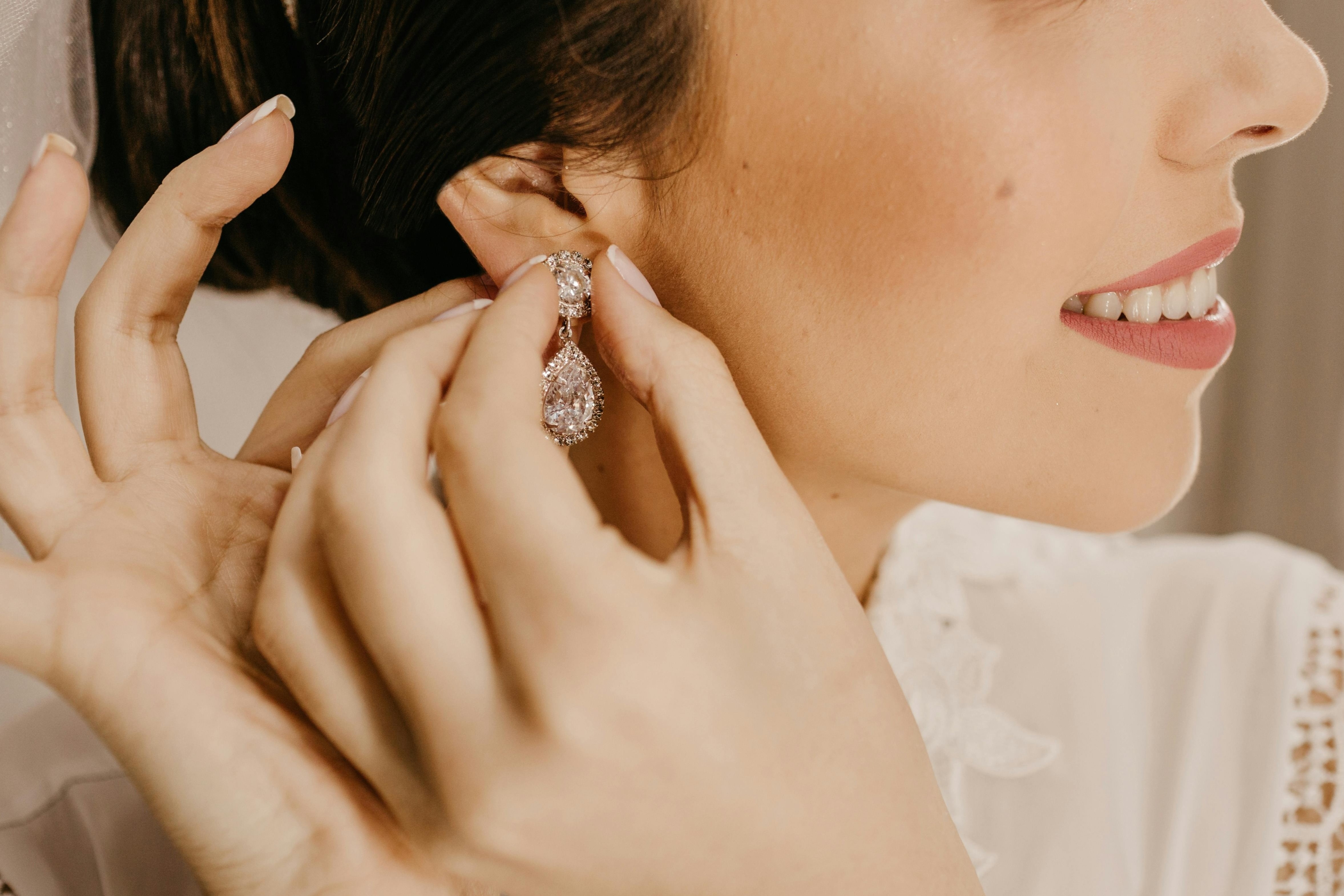 Cach lam sach trang suc tai nha don gian ma hieu qua hinh anh