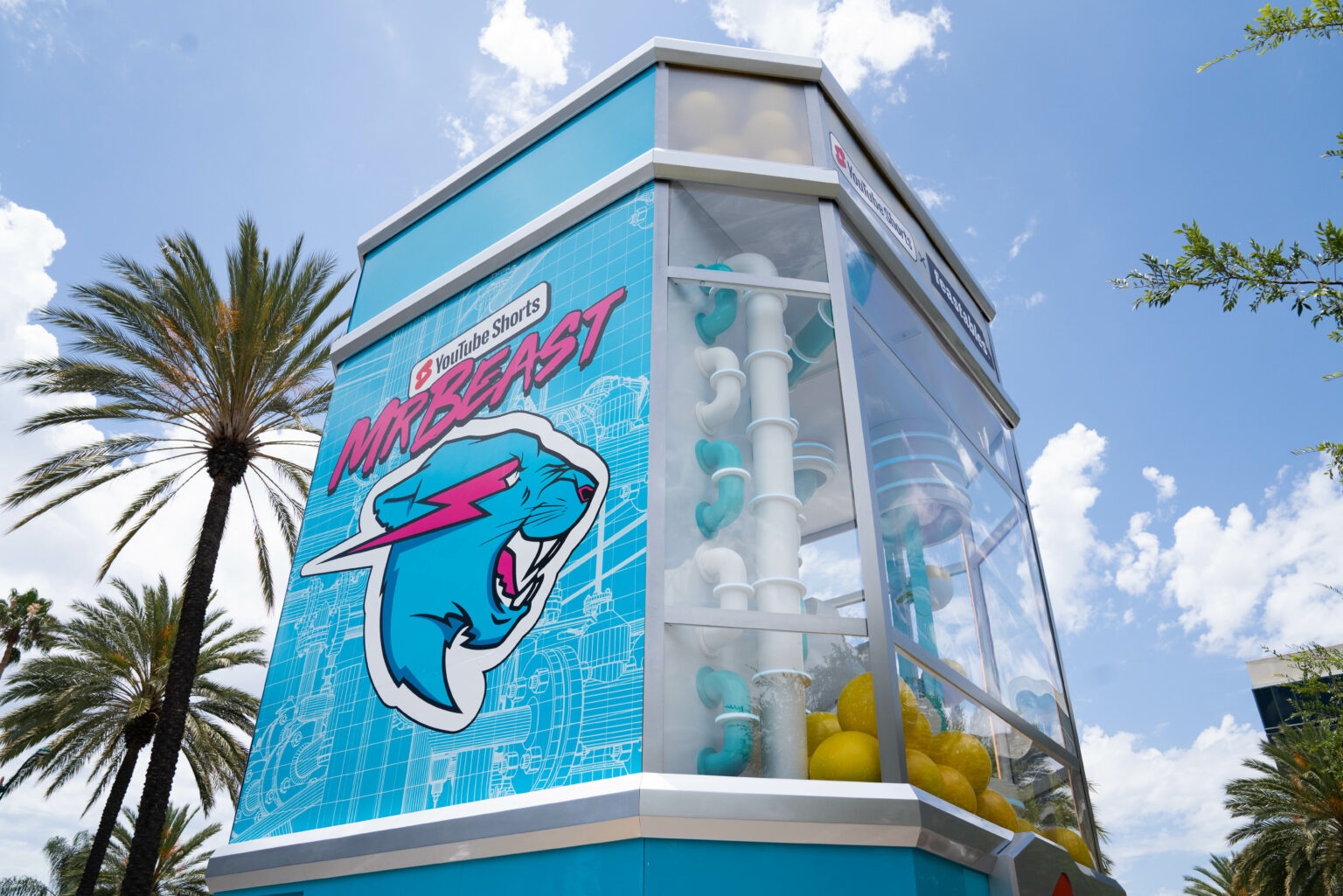 mrbeast,  lam viec,  truyen thong anh 2