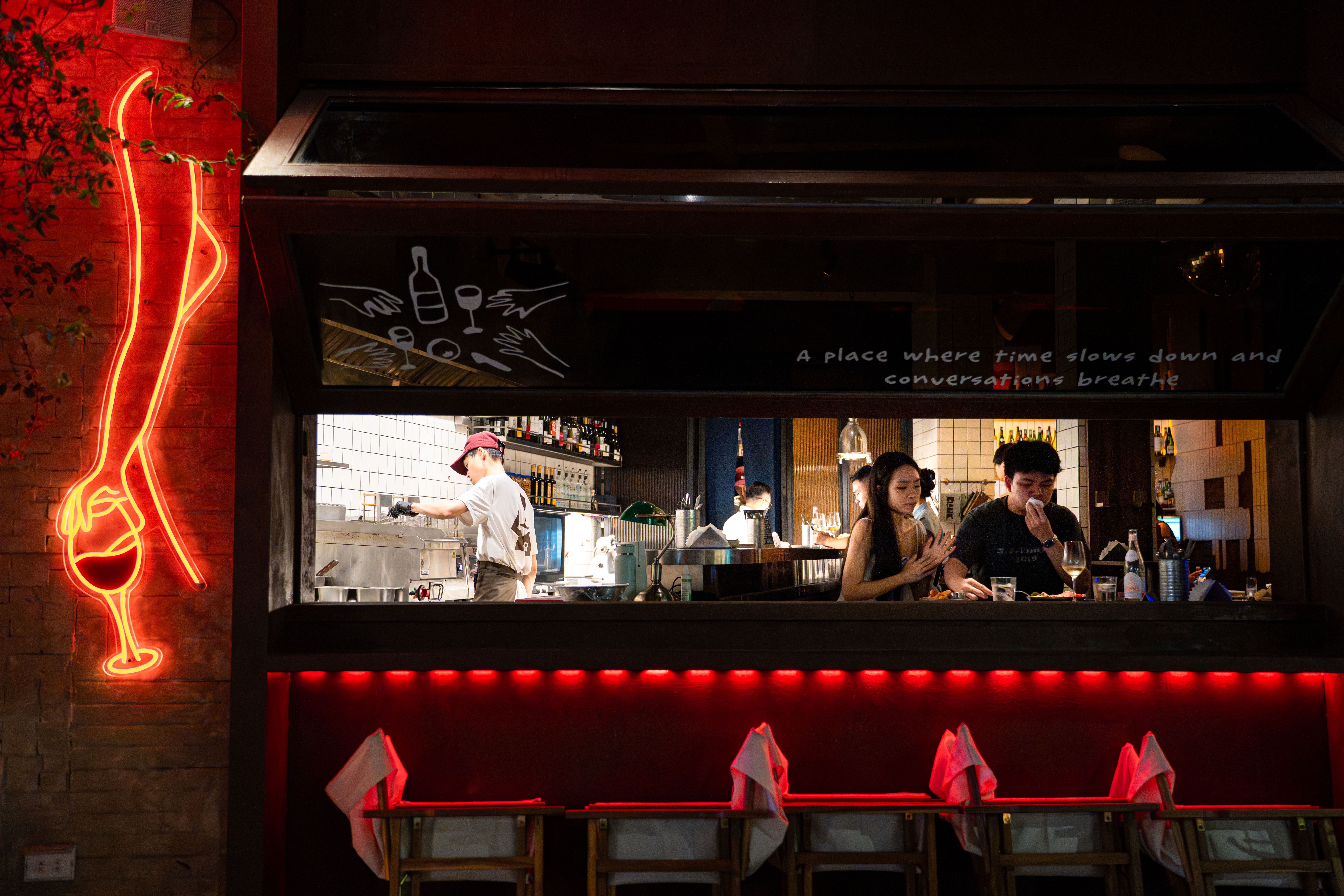 vang via,  wine bar,  ha noi,  mau anh 7