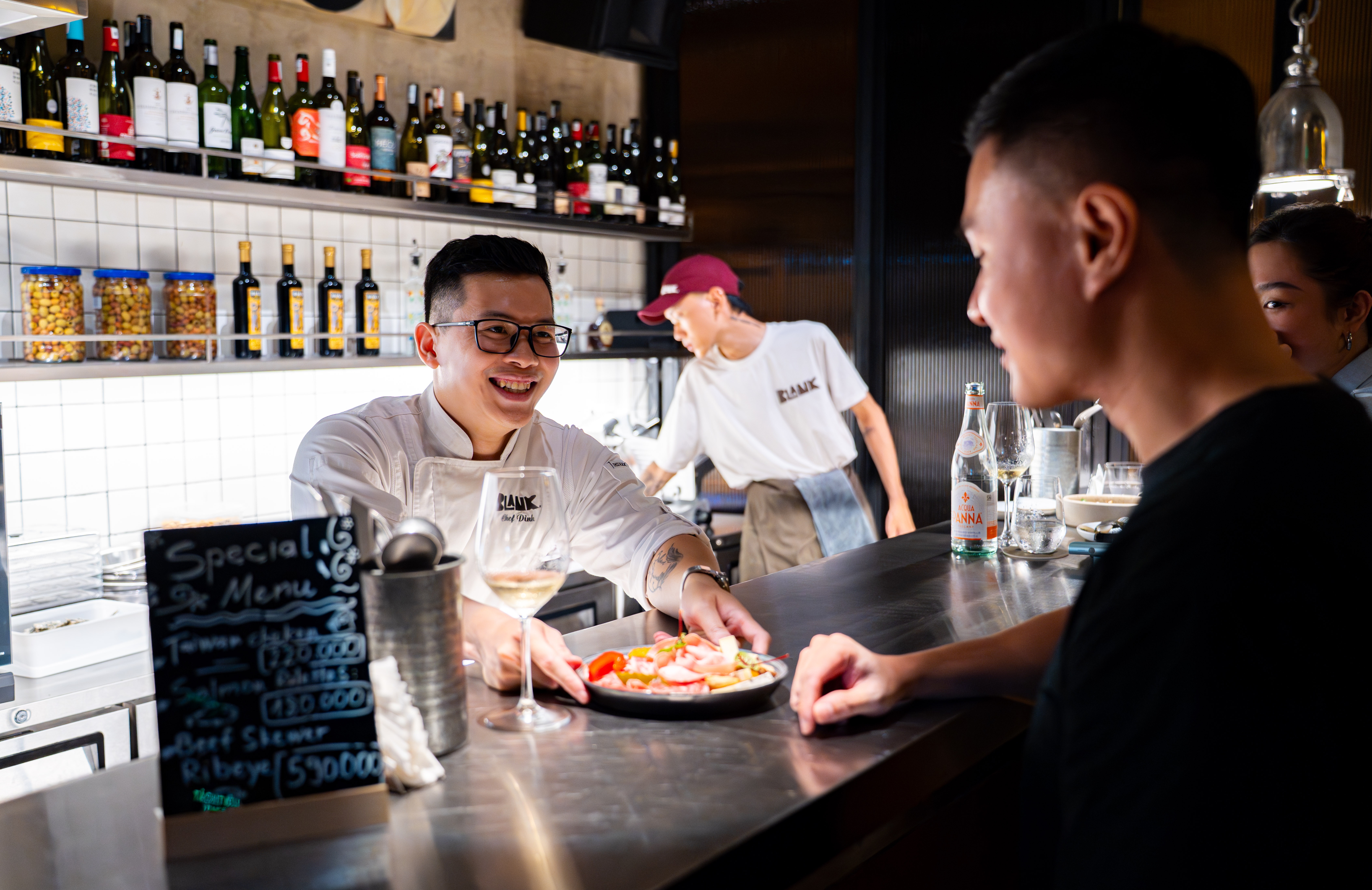vang via,  wine bar,  ha noi,  mau anh 1