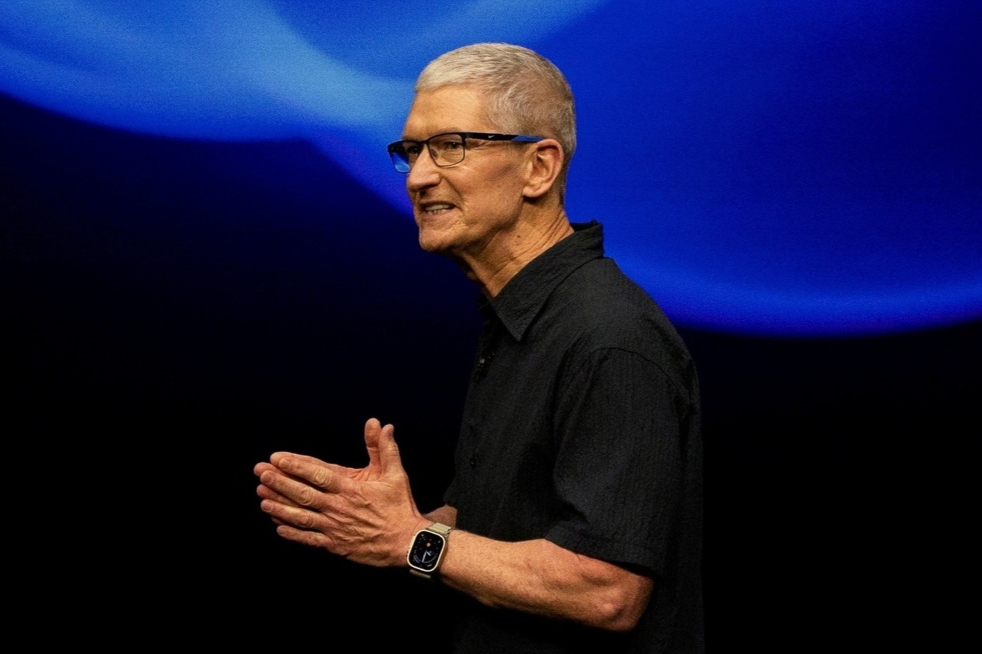 Apple Watch theo Tim Cook gan tron nhiem ky CEO hinh anh