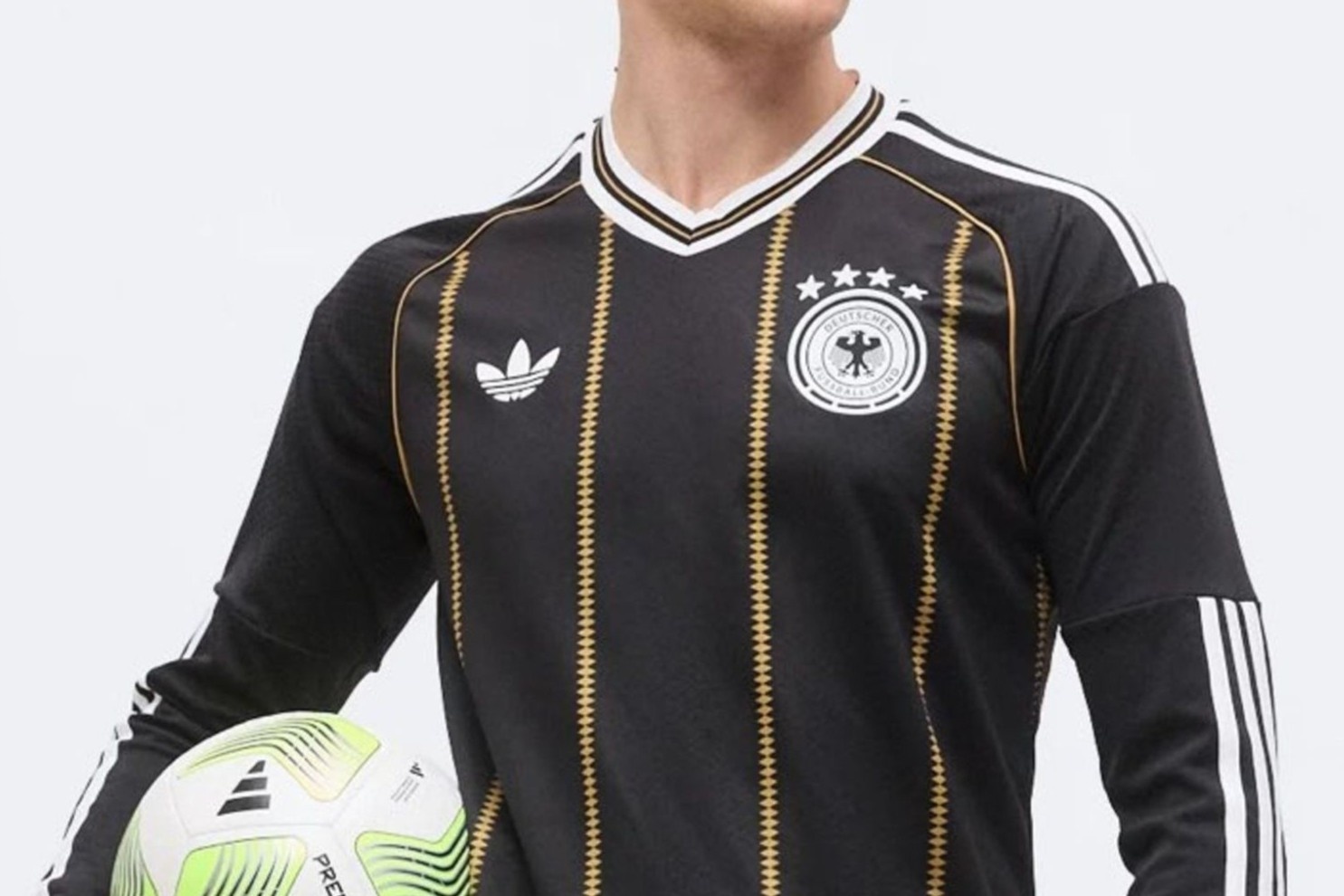Lo dien ao dau World Cup cuoi cung cua tuyen Duc hinh anh