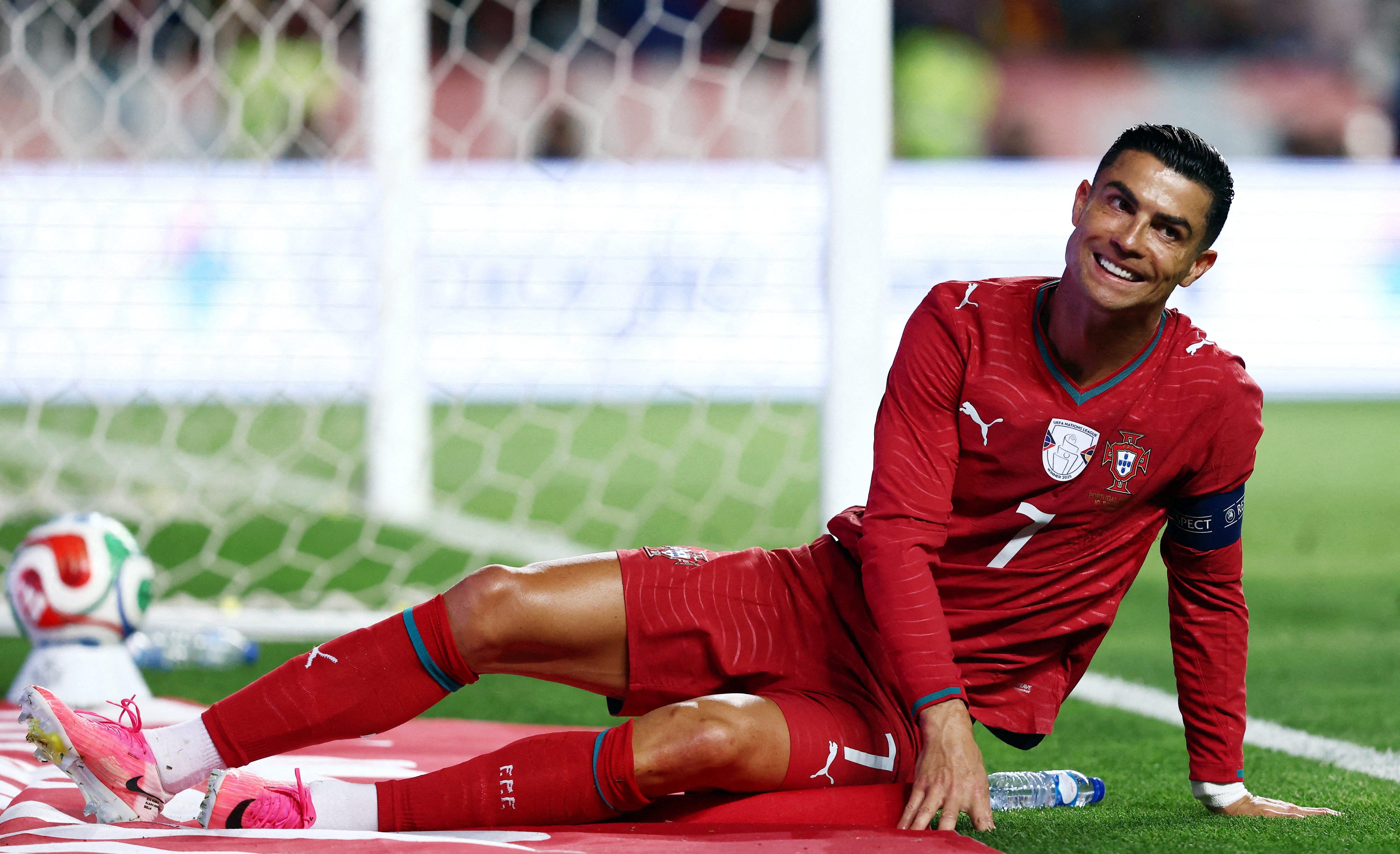 FIFA lan dau ‘den bu’ cho CLB ngay tu vong loai World Cup hinh anh