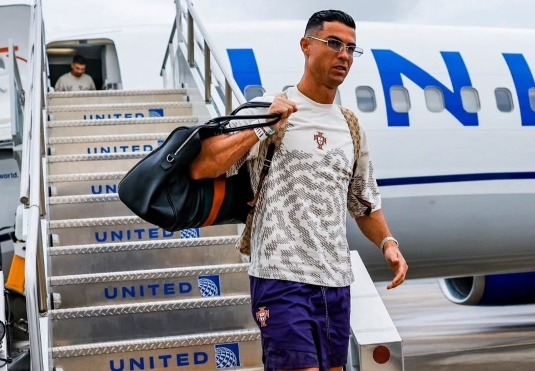 Ronaldo truoc tran ra quan hinh anh