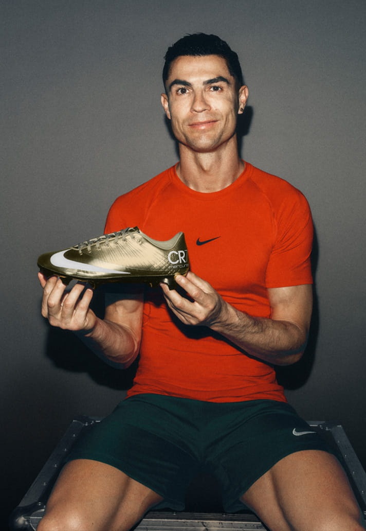 ronaldo,  giay vang,  giay Nike anh 2