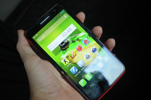 Loat smartphone thoi trang gia mem Alcatel moi tai VN hinh anh