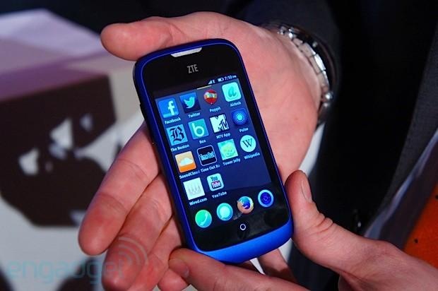 Smartphone chay Firefox OS chay hang sau 3 ngay len ke hinh anh