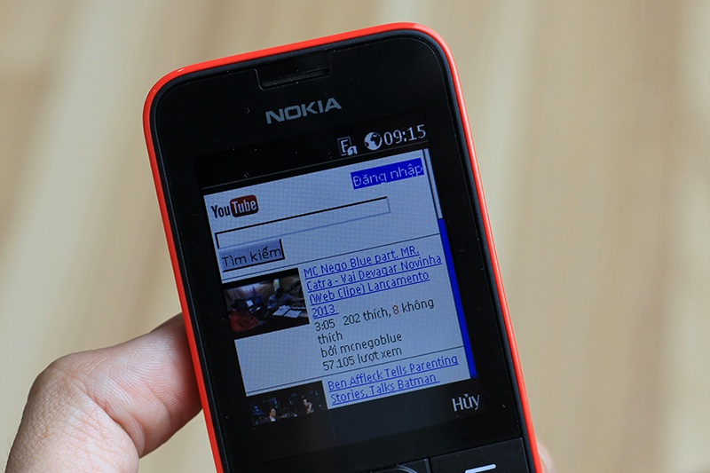 Mo hop dien thoai 2 SIM Nokia Asha 208 gia 1,6 trieu hinh anh