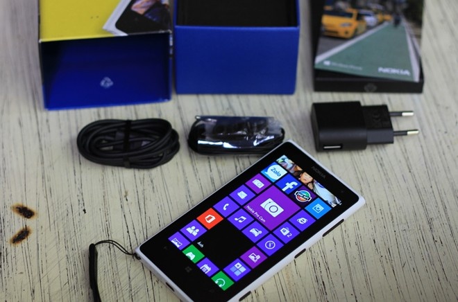 Nokia Lumia 1020 chinh hang gia 15 trieu dong hinh anh