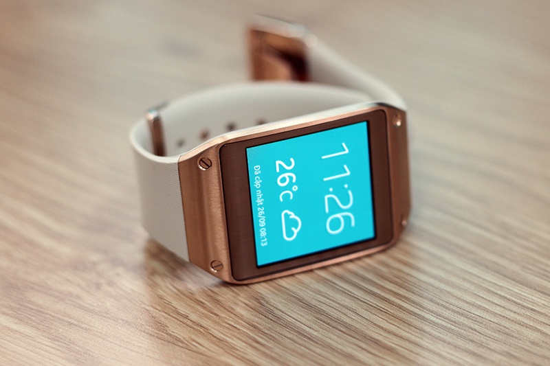 Anh, clip dung thu dong ho thong minh Galaxy Gear tai VN hinh anh