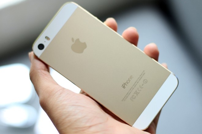 Gia iPhone 5S mau vang tai Viet Nam dan ha nhiet hinh anh