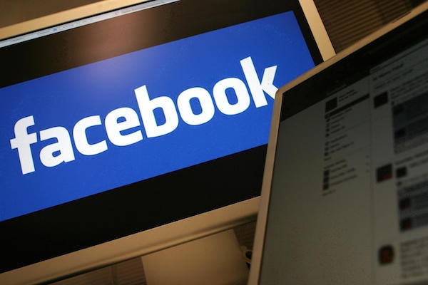 Facebook te liet, nhieu tinh nang bi gian doan hinh anh