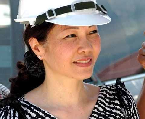 Nhung nu tuong thay chong ke nghiep kinh doanh hinh anh