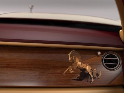 Rolls-Royce phien ban Ngua sap ve VN hinh anh