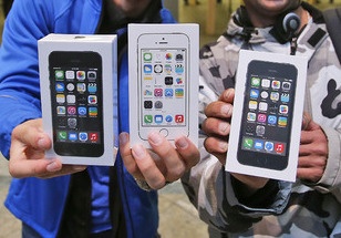 Gia iPhone 5S xach tay kho giam them du dat hon chinh hang hinh anh