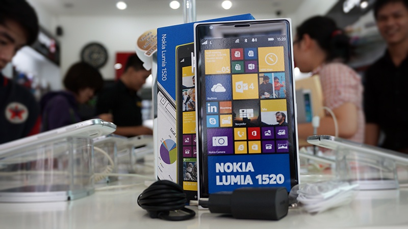 'Dap hop' Nokia Lumia 1520 chinh hang gia 16 trieu dong hinh anh