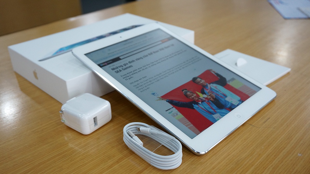 Mo hop iPad Air chinh hang vua ban ra tai VN hinh anh