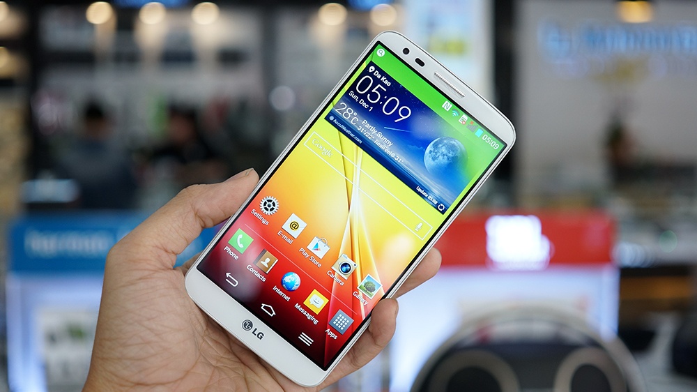 Mo hop LG G2 phien ban 16GB chinh hang gia 13,5 trieu dong hinh anh