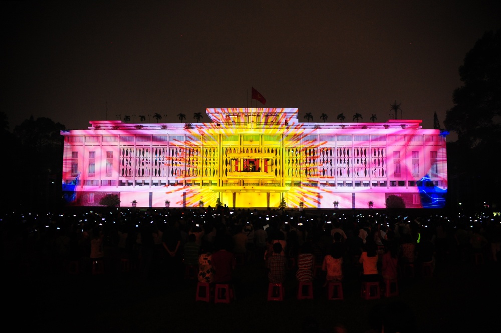 Loat anh Dinh Thong Nhat ruc sang voi cong nghe 3D Mapping hinh anh