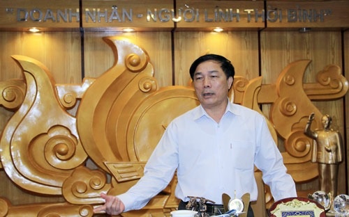 Ong bau Nguyen Van De 'khong ham bong da' hinh anh