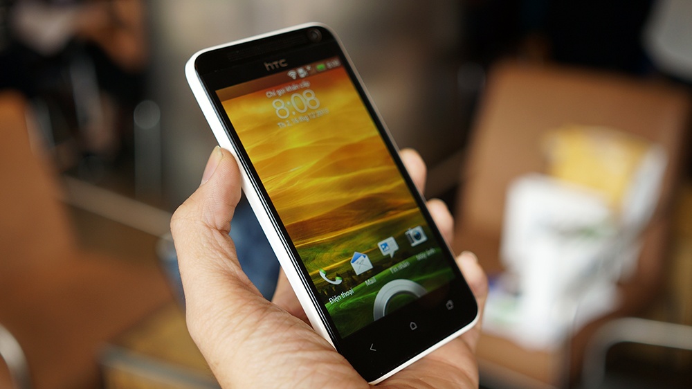 Anh va video thuc te HTC Desire 501 gia 6,6 trieu tai VN hinh anh