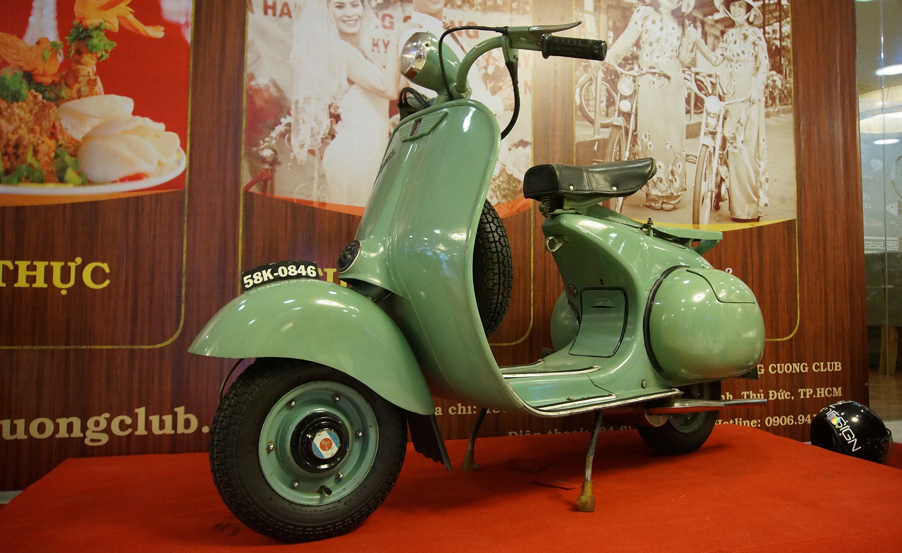 Dan xe co hiem trung bay o Sai Gon hinh anh