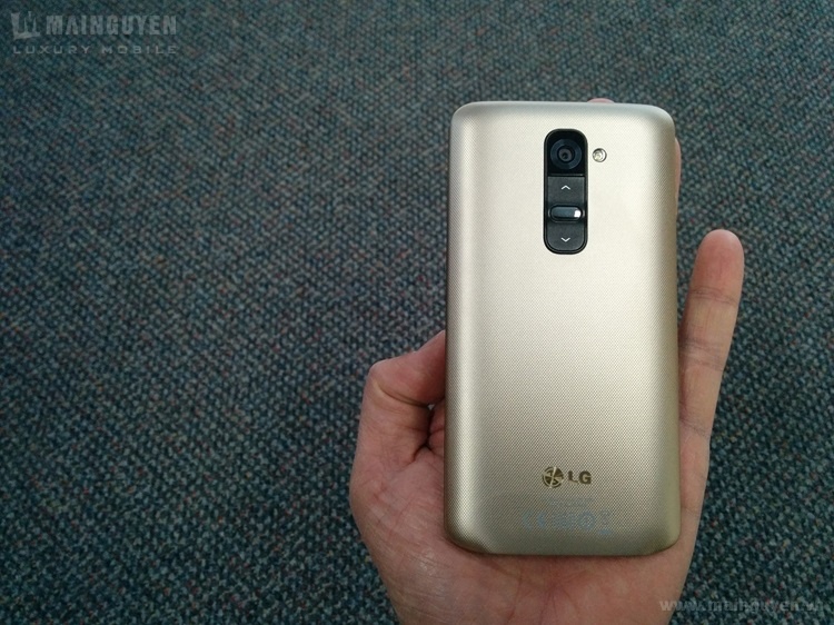 LG G2 mau vang xuat hien o VN, len ke sau Tet am lich hinh anh