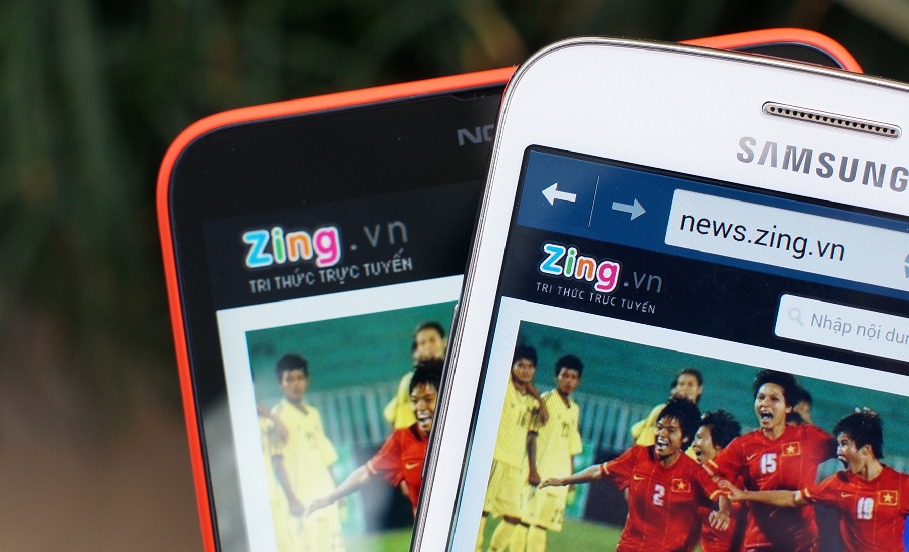 Nokia Lumia 1320 so dang voi Samsung Galaxy Grand 2 hinh anh