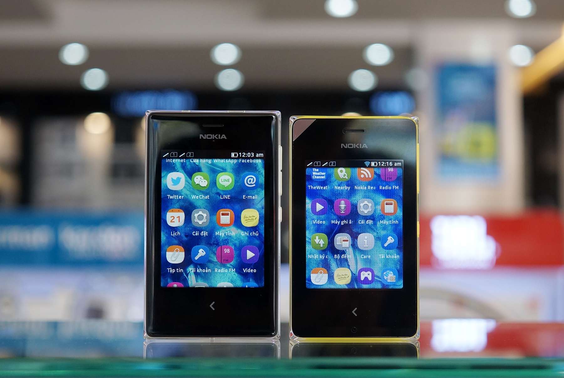 Mo hop bo doi Nokia Asha gia re vo trong suot vua ve VN hinh anh