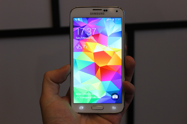 Galaxy S5 nhan dien van tay bat ngo lo dien truoc gio ra mat hinh anh