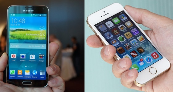 Galaxy S5 do man hinh voi iPhone 5S hinh anh
