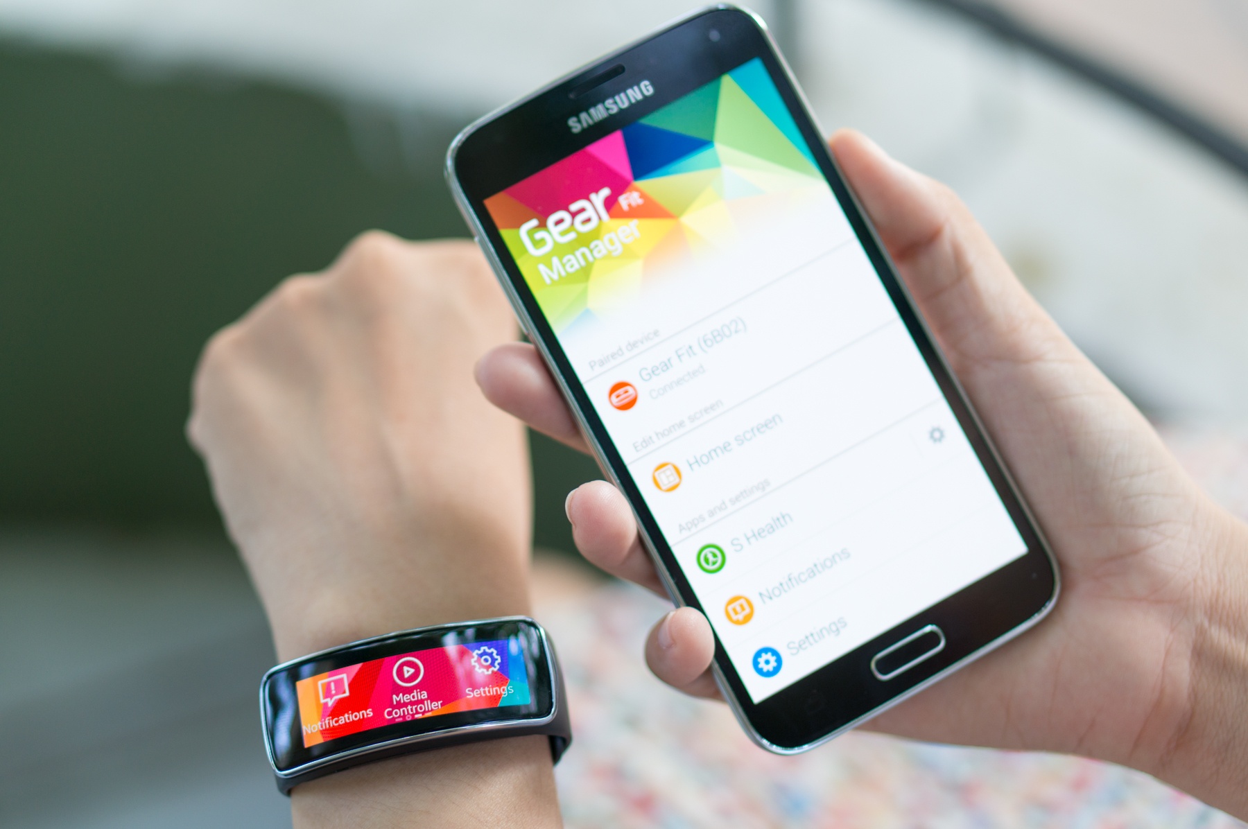 Anh thuc te Gear Fit vua xuat hien tai VN hinh anh