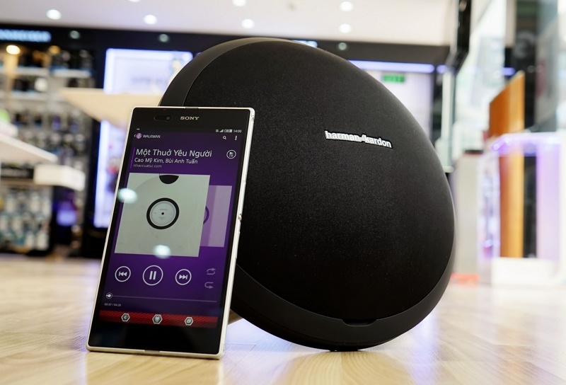 Loa khong day Harman Kardon Onyx Studio 8,5 trieu tai VN hinh anh