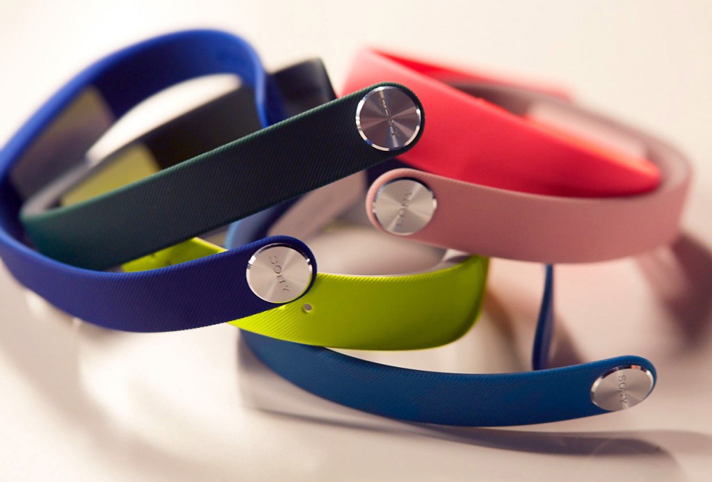 Vong deo tay thong minh Smartband di kem Xperia Z2 hinh anh