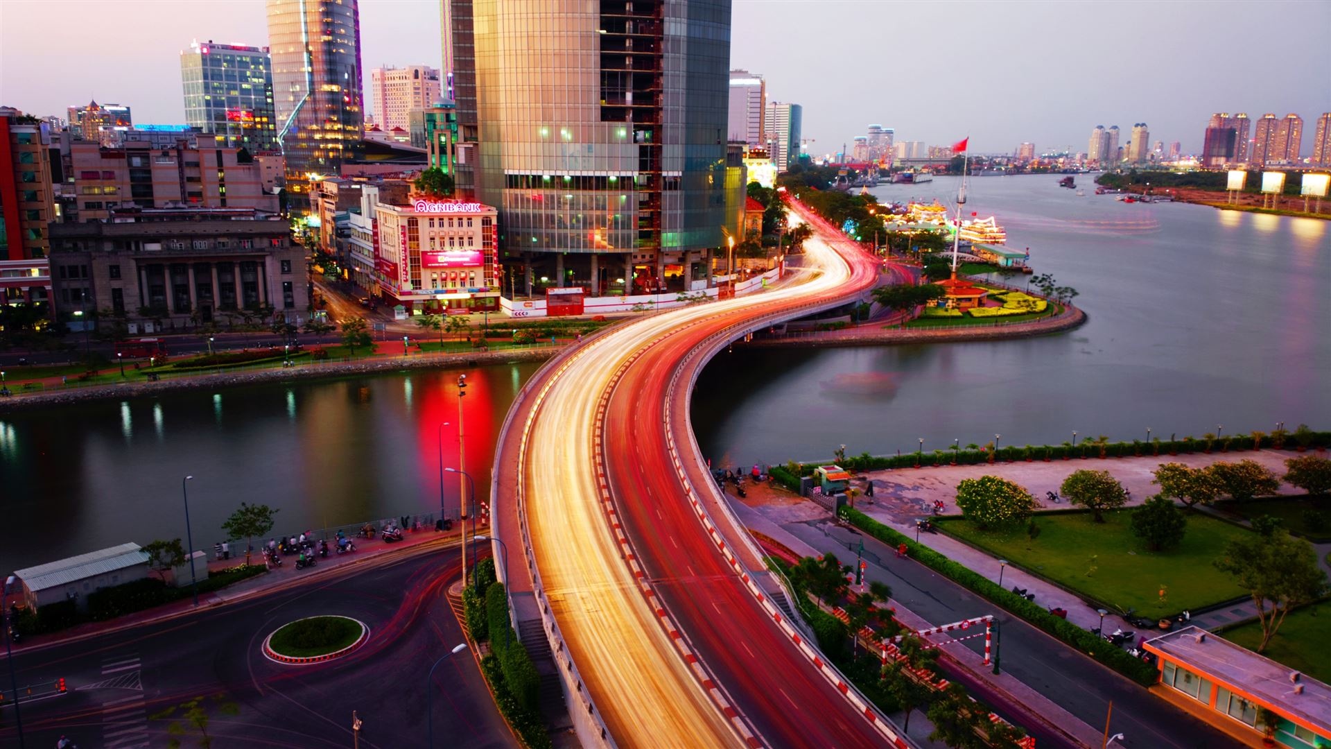 Cach chup anh phoi sang bang dien thoai ben song Sai Gon hinh anh