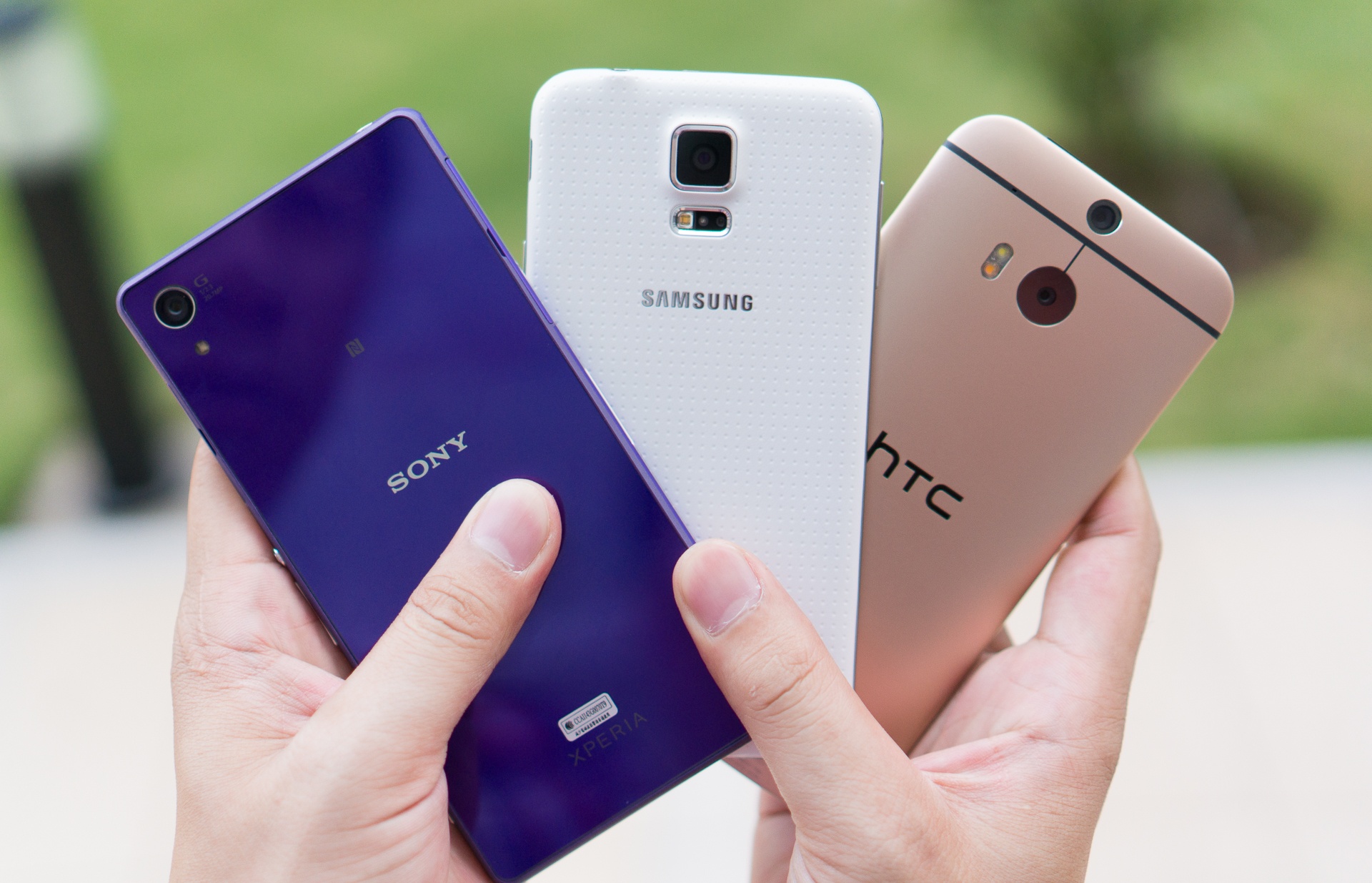 Bo ba One M8, Xperia Z2 va Galaxy S5 do dang hinh anh