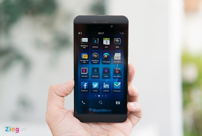 BlackBerry Z10 hang xach tay ve VN gia con 3,9 trieu dong hinh anh