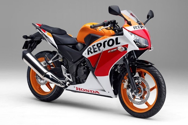 Honda CBR250R 2015: Dien mao moi, dong co manh me hon hinh anh