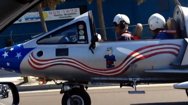 Xe do doc dao phong cach chien dau co hinh anh