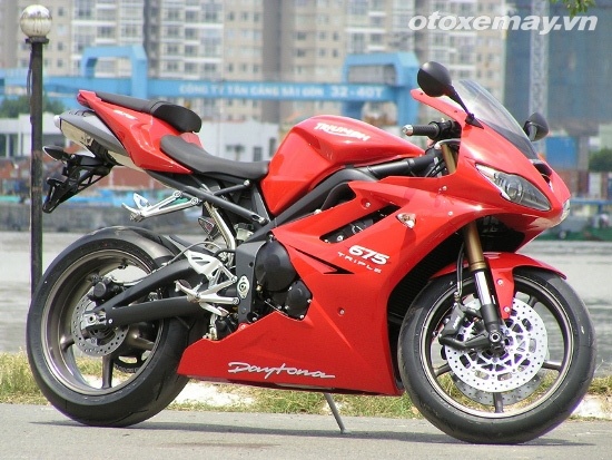 Triumph Daytona 675 Triple gia nua ty dong tai Sai Gon hinh anh