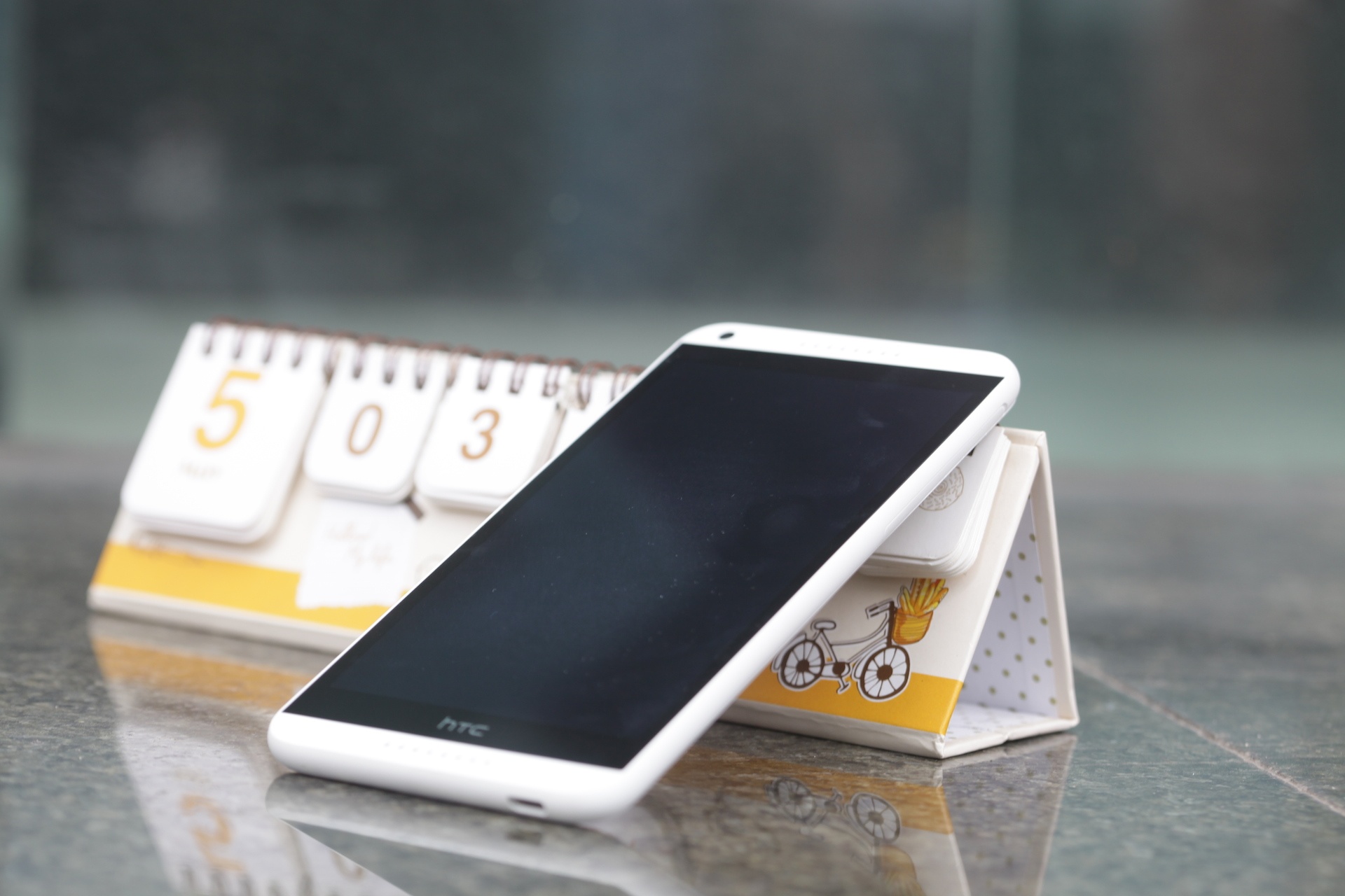 Mo hop 'iPhone 5C cua HTC' hang xach tay gia 7 trieu dong hinh anh