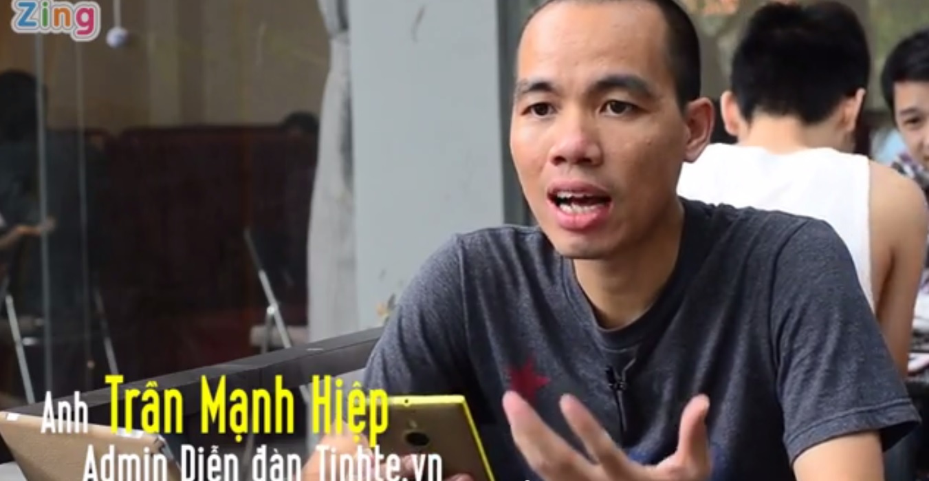 Dai dien The Gioi Di Dong va Tinhte.vn nhan dinh ve thi truong di dong thang 4 hinh anh