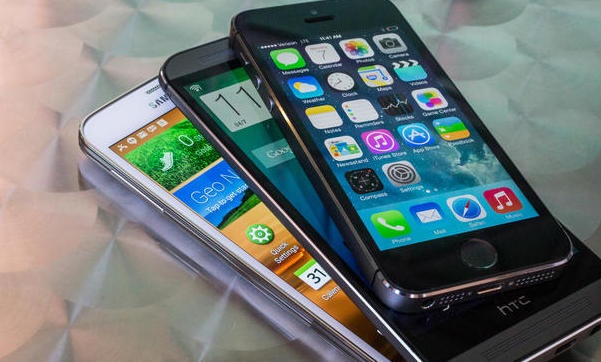 Nhieu thay doi trong top 10 smartphone tot nhat thang 4 hinh anh