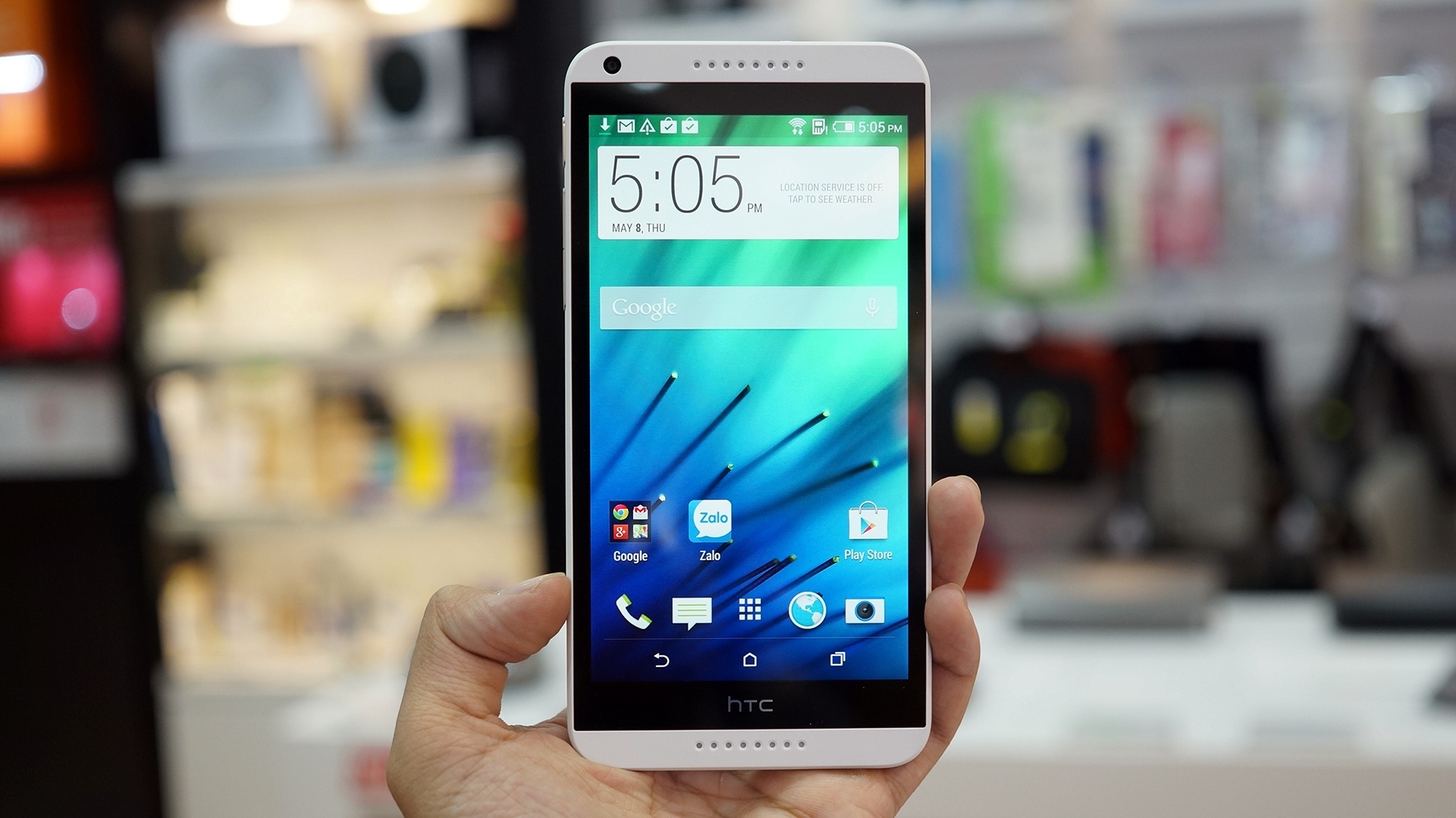 Mo hop 'iPhone 5C cua HTC' vua ban tai VN hinh anh