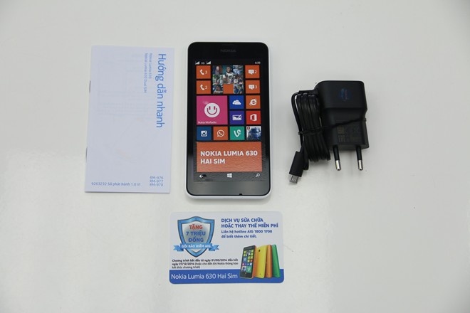 Máy và toàn bộ phụ kiện đi theo.